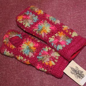 Nirvanna 🌈 Flower Crochet Handwarmers - Fuchsia